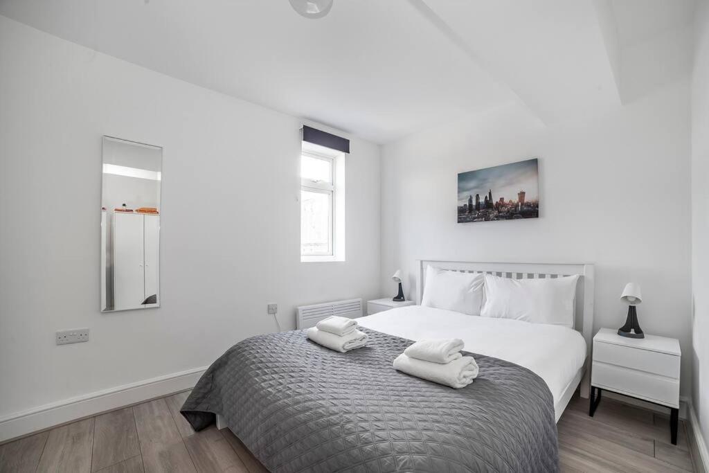 Modern Semi-studio Flat In Historic Setting Apartament