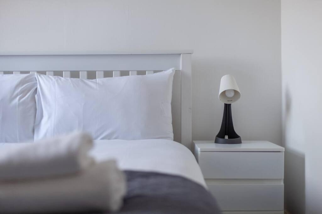Modern Semi-studio Flat In Historic Setting