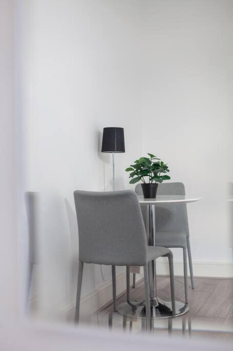 Apartament Modern Semi-studio Flat In Historic Setting Londra